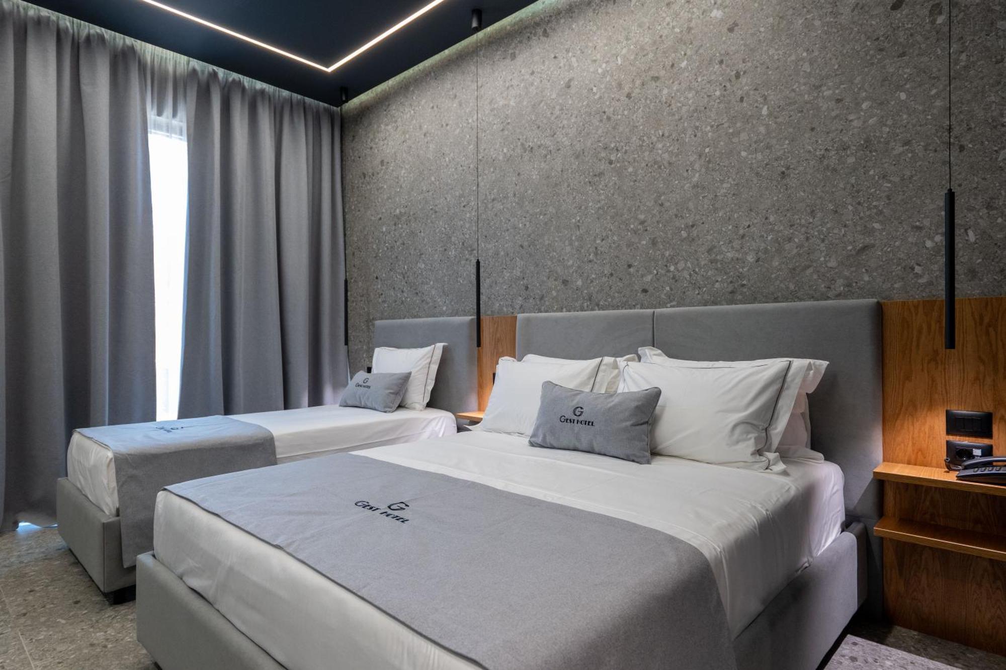 Gest Hotel Radhimë Exteriér fotografie