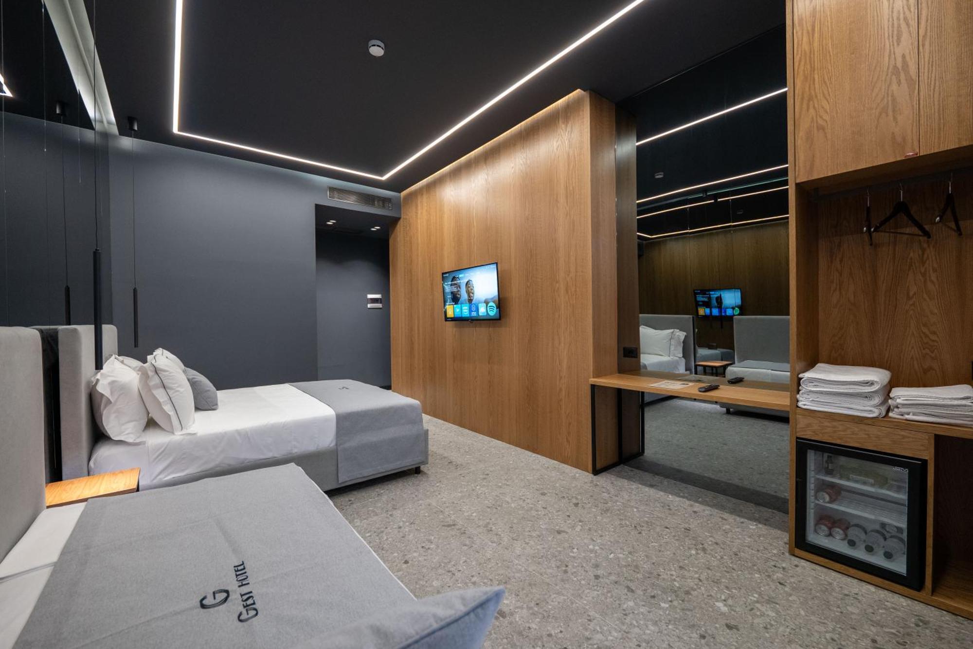 Gest Hotel Radhimë Exteriér fotografie