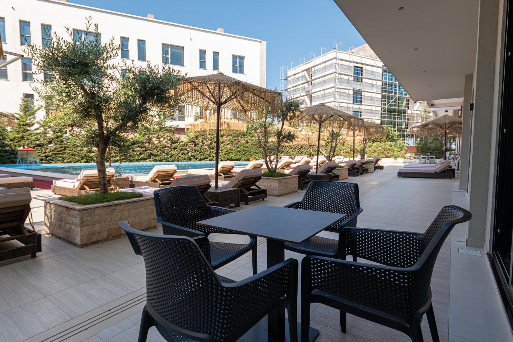 Gest Hotel Radhimë Exteriér fotografie
