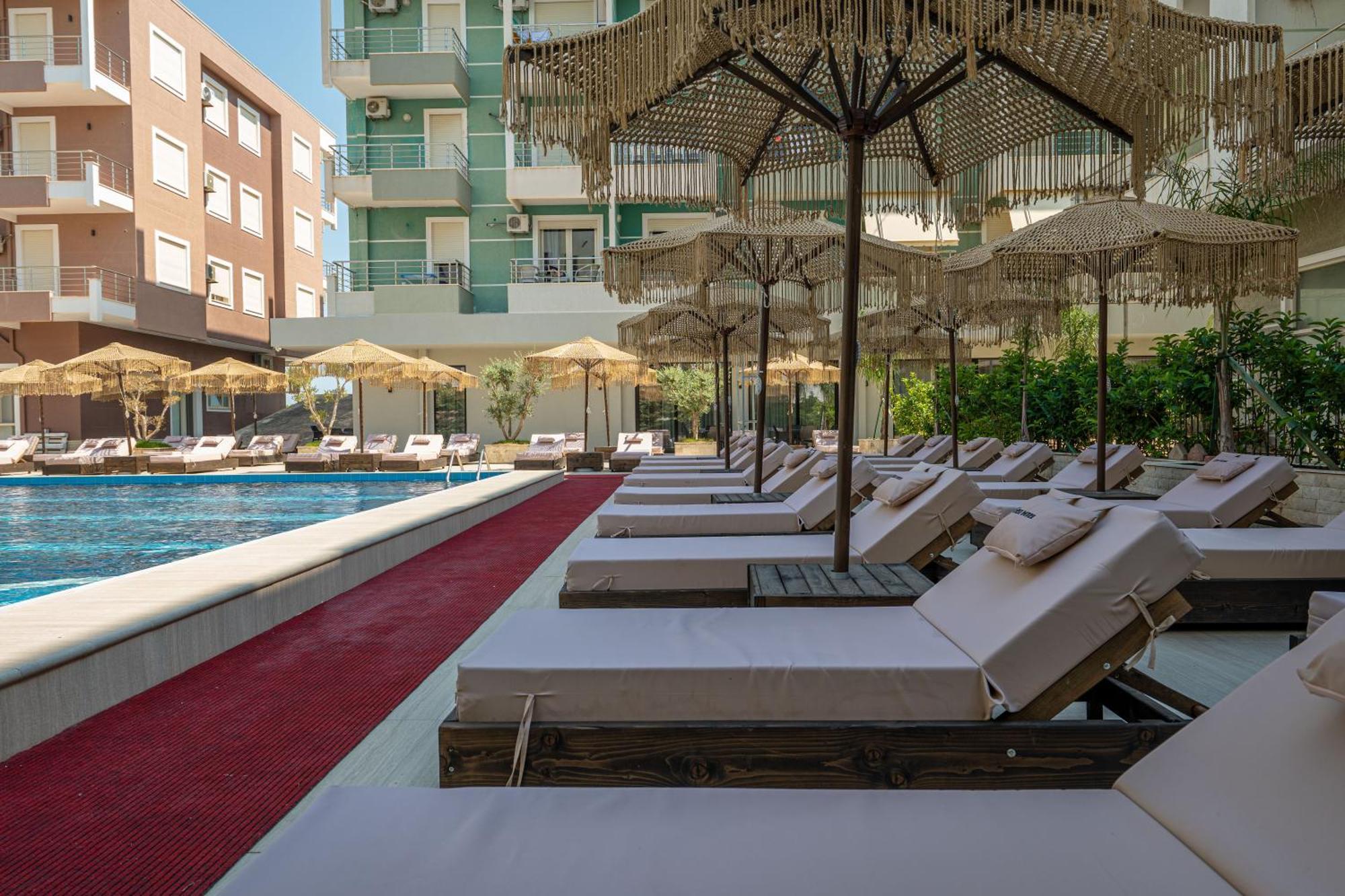 Gest Hotel Radhimë Exteriér fotografie