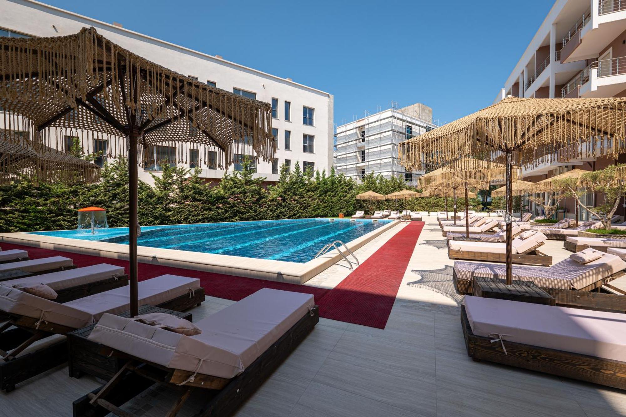 Gest Hotel Radhimë Exteriér fotografie