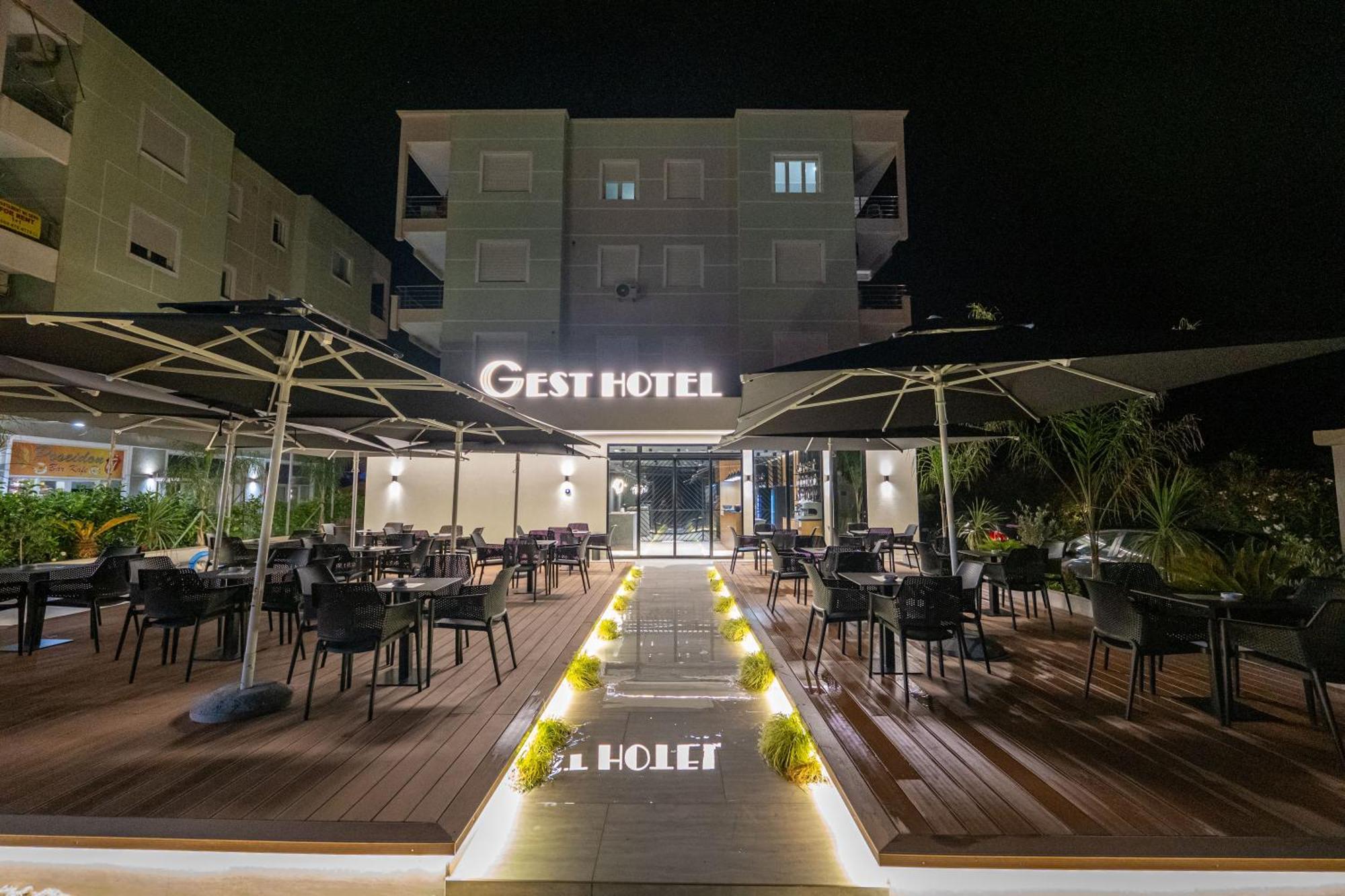 Gest Hotel Radhimë Exteriér fotografie