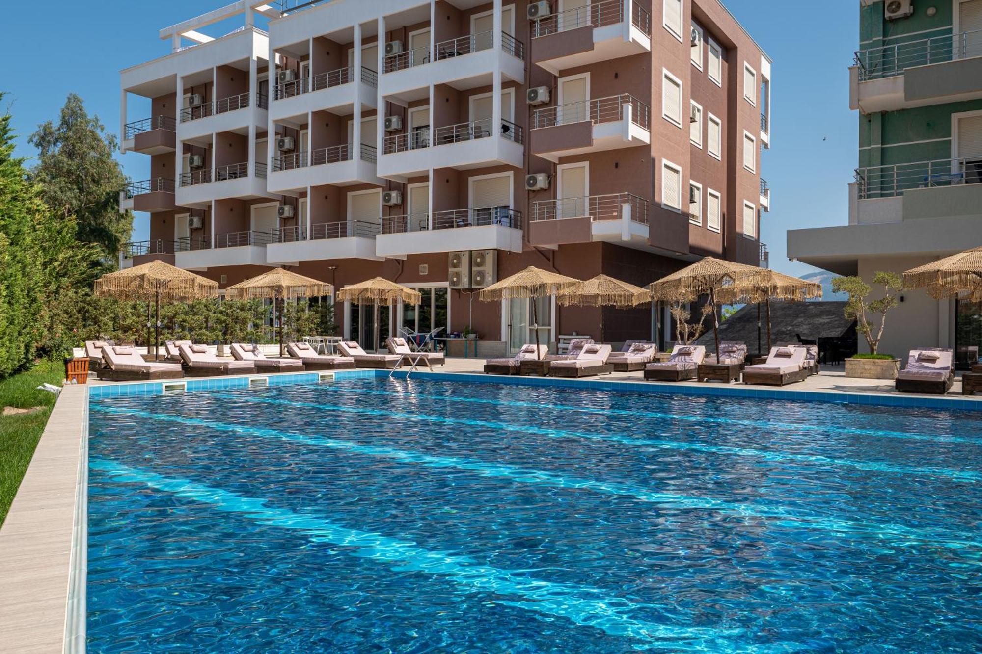 Gest Hotel Radhimë Exteriér fotografie