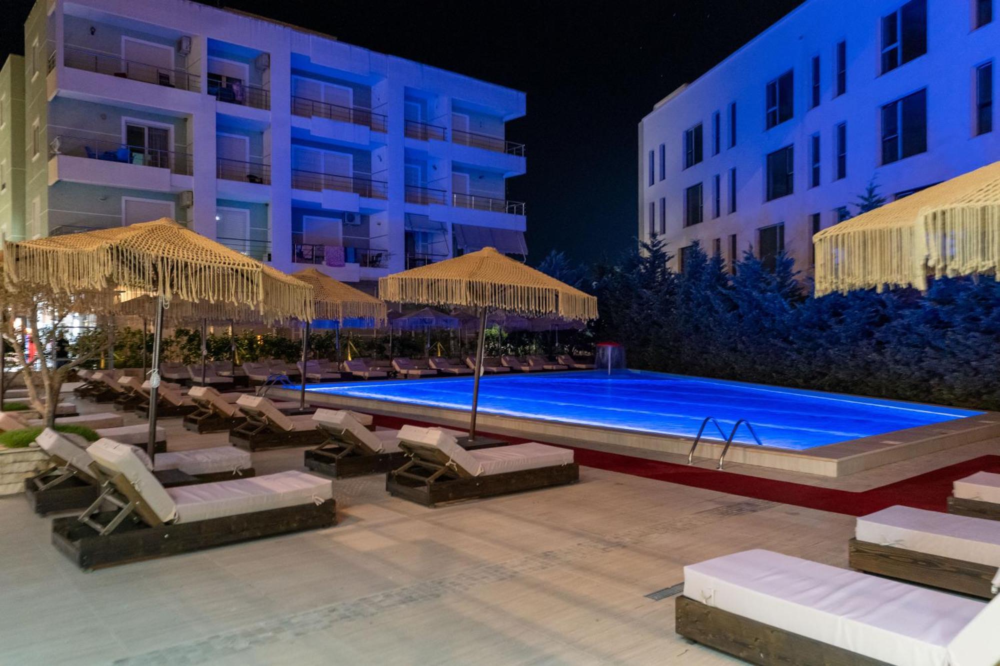 Gest Hotel Radhimë Exteriér fotografie