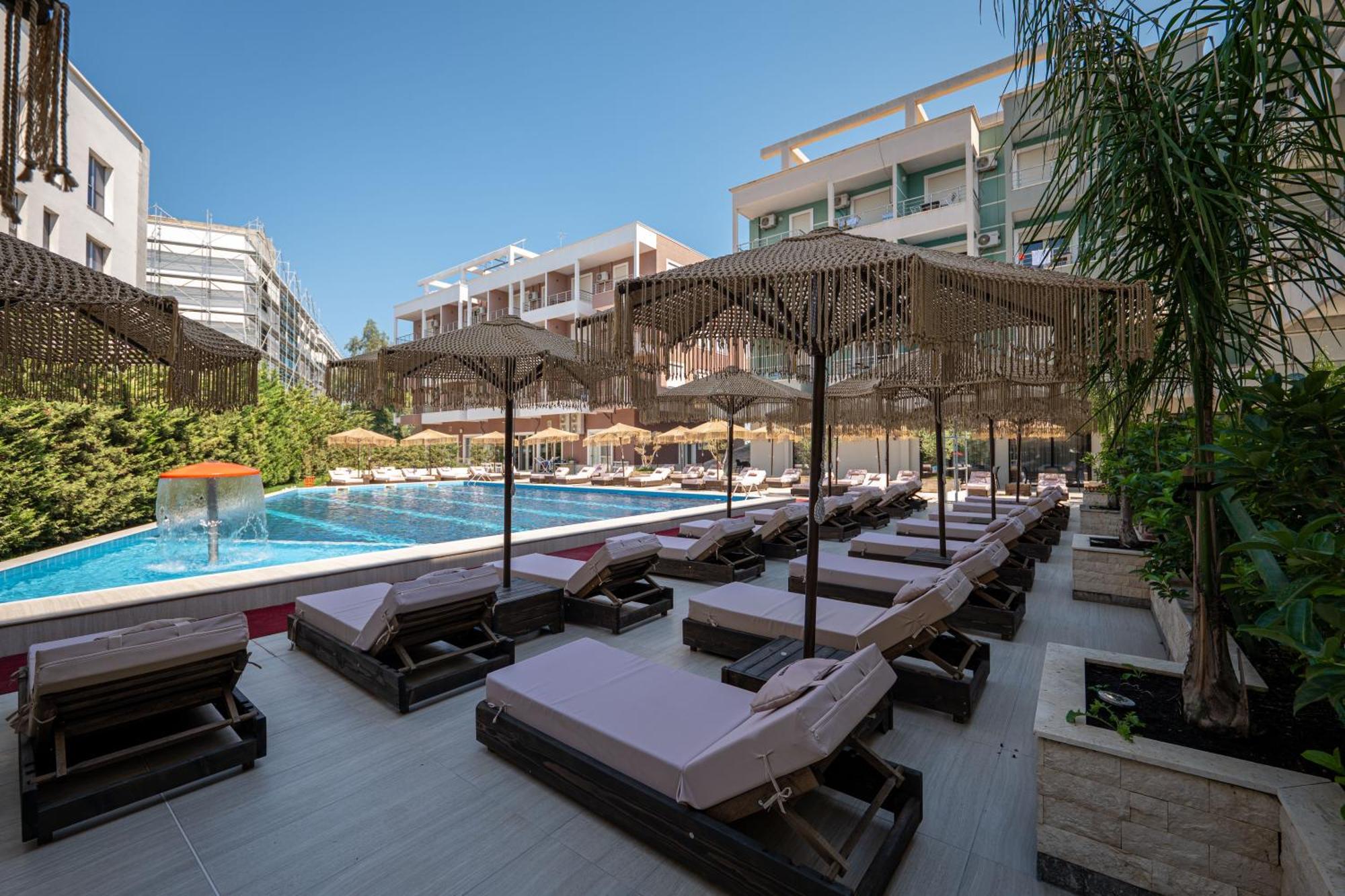 Gest Hotel Radhimë Exteriér fotografie