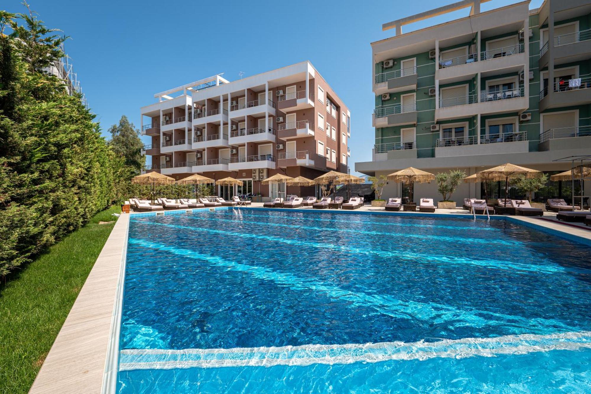 Gest Hotel Radhimë Exteriér fotografie